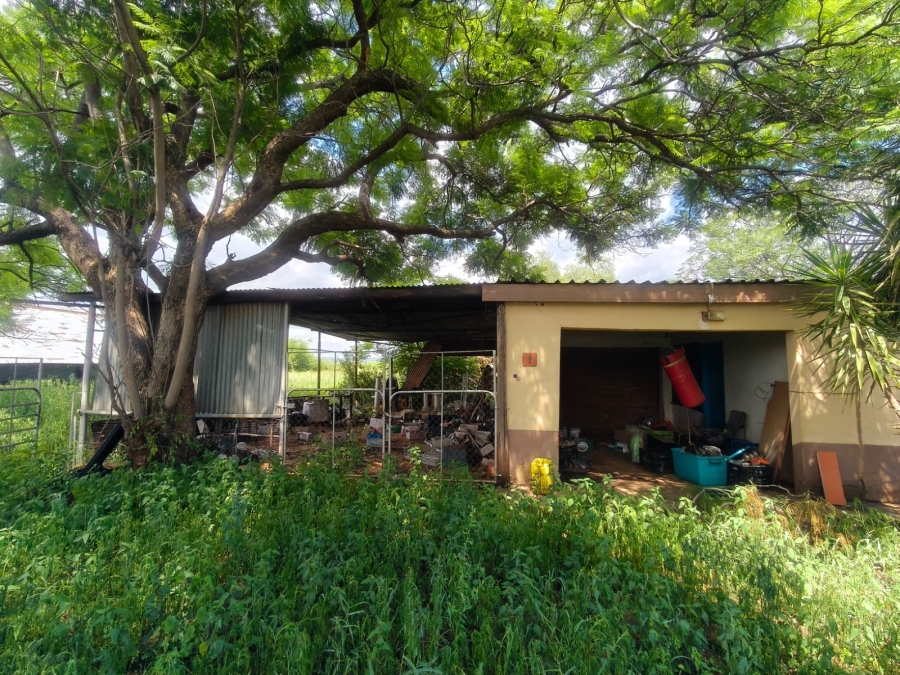 5 Bedroom Property for Sale in Rustenburg Rural North West